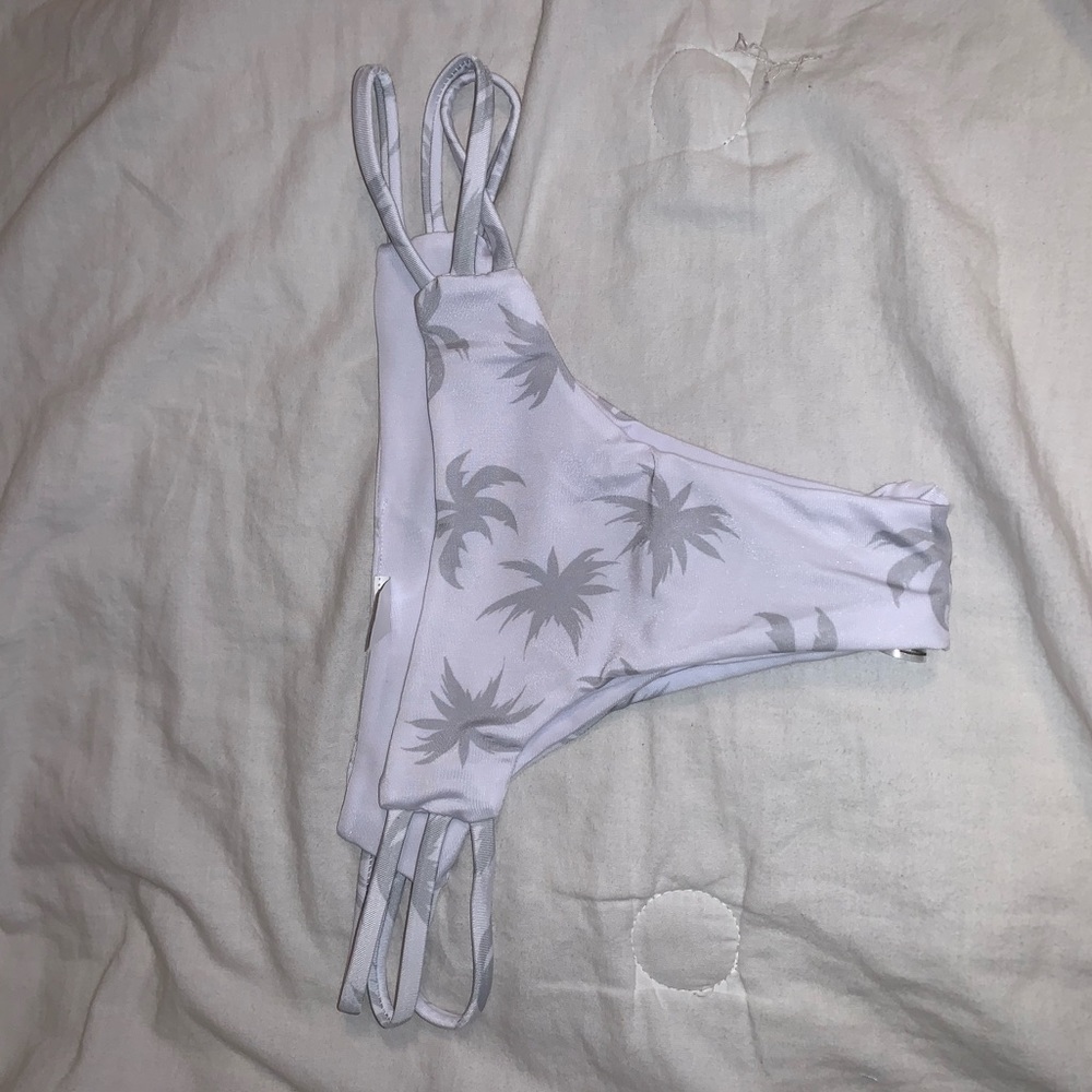 BIKINI BOTTOMS!